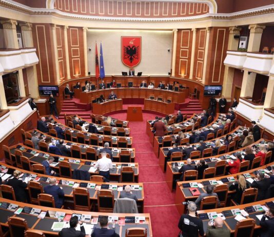 Reforma territoriale drejt votimit më 8 tetor, Kuvendi miraton axhendën