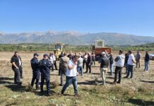 Përplasje në Gjoricë për parkun fotovoltaik, banorët bllokojnë nisjen e punimeve