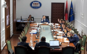 Reforma territoriale kalon në Komisionin e Ligjeve me votat e PS, opozita kundërshton hartën me 46 bashki